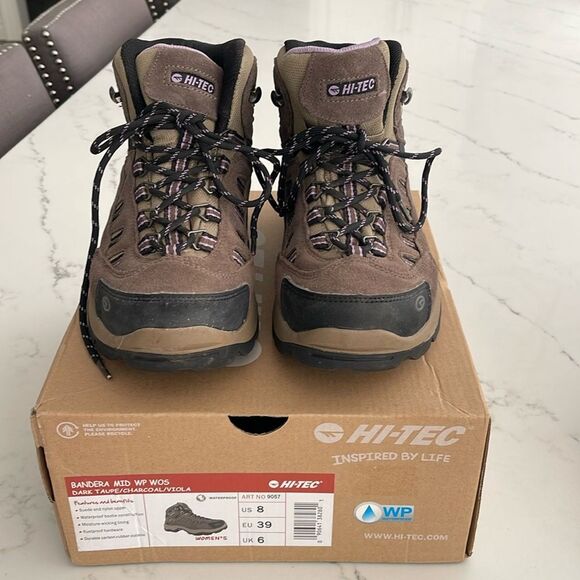 Womens Hi-Tec Hiking Boots size 8 - Picture 1 of 4